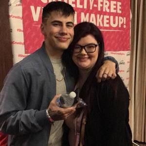 Meet your Posher, Flora